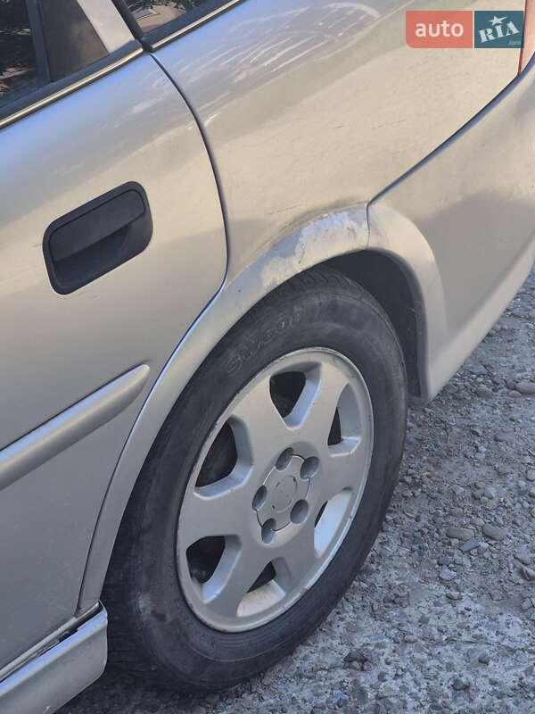 Ліфтбек Opel Vectra 1999 в Івано-Франківську