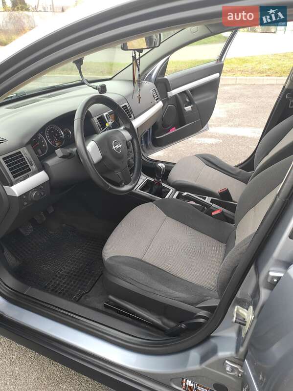 Універсал Opel Vectra 2004 в Виноградові