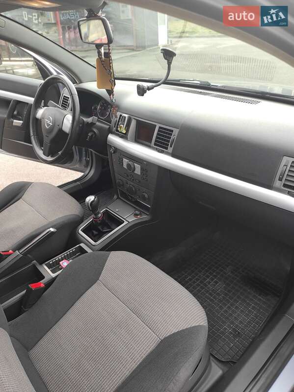 Універсал Opel Vectra 2004 в Виноградові