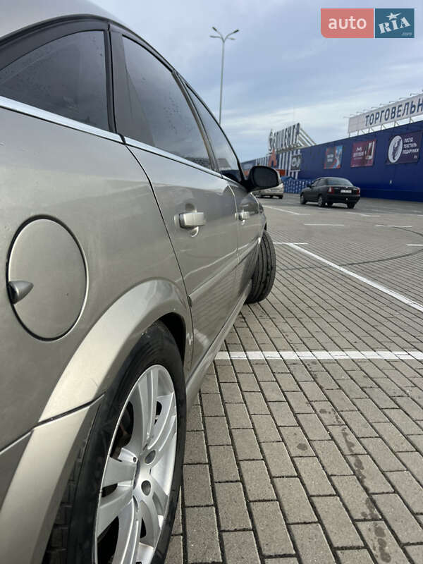 Лифтбек Opel Vectra 2004 в Нововолынске фото 6 Лифтбек Opel Vectra 2004 в Нововолынске