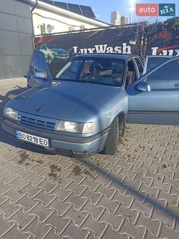 Седан Opel Vectra 1989 в Теребовле