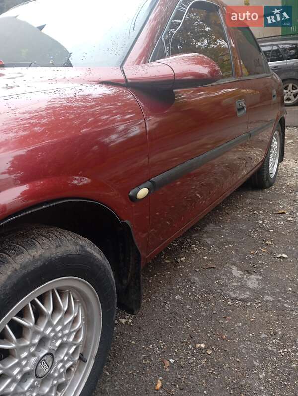 Седан Opel Vectra 1996 в Тернополе фото 8 Седан Opel Vectra 1996 в Тернополе