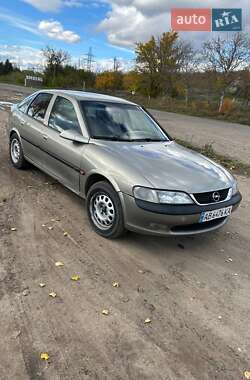 Лифтбек Opel Vectra 1998 в Николаеве