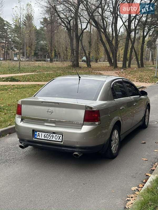 Седан Opel Vectra 2004 в Чернигове