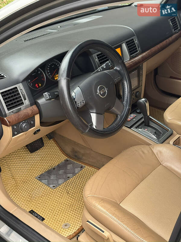 Седан Opel Vectra 2004 в Чернигове