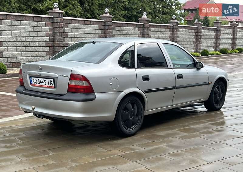 Седан Opel Vectra 1996 в Ивано-Франковске фото 3 Седан Opel Vectra 1996 в Ивано-Франковске