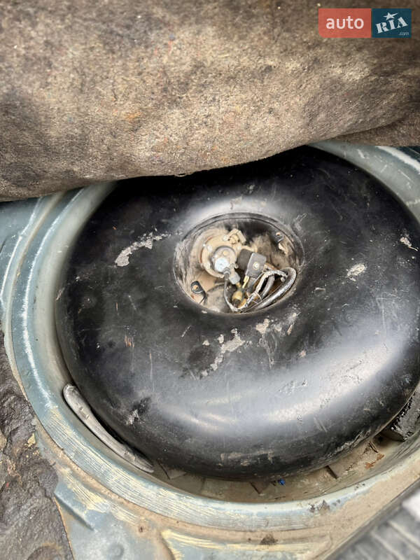 Седан Opel Vectra 2000 в Остроге