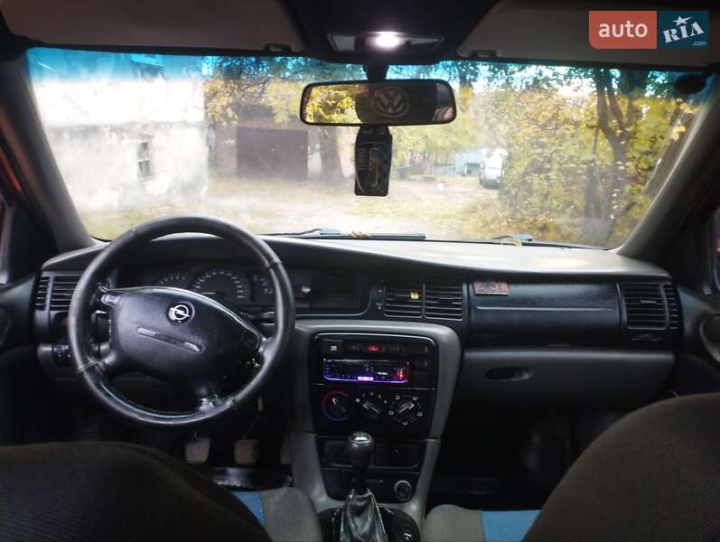 Седан Opel Vectra 1997 в Збараже