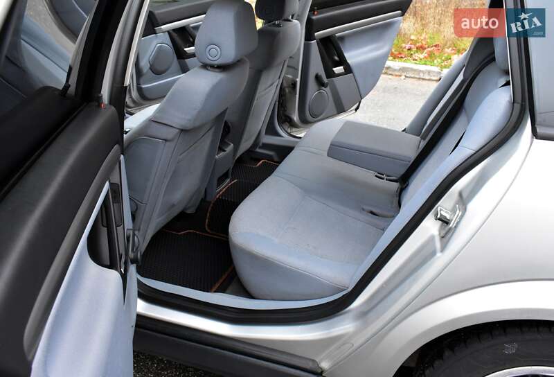 Универсал Opel Vectra 2004 в Киеве