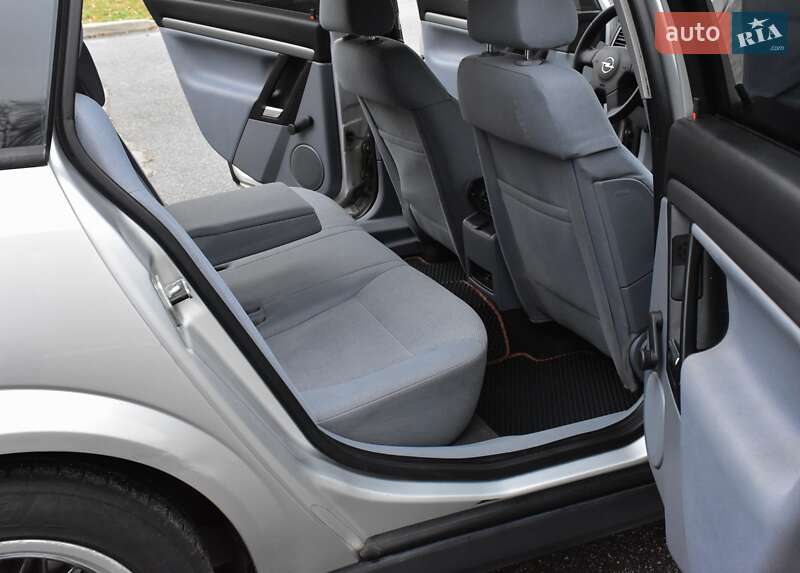 Универсал Opel Vectra 2004 в Киеве