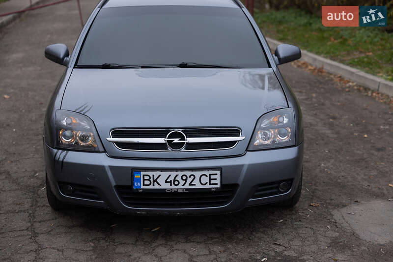 Универсал Opel Vectra 2005 в Дубно