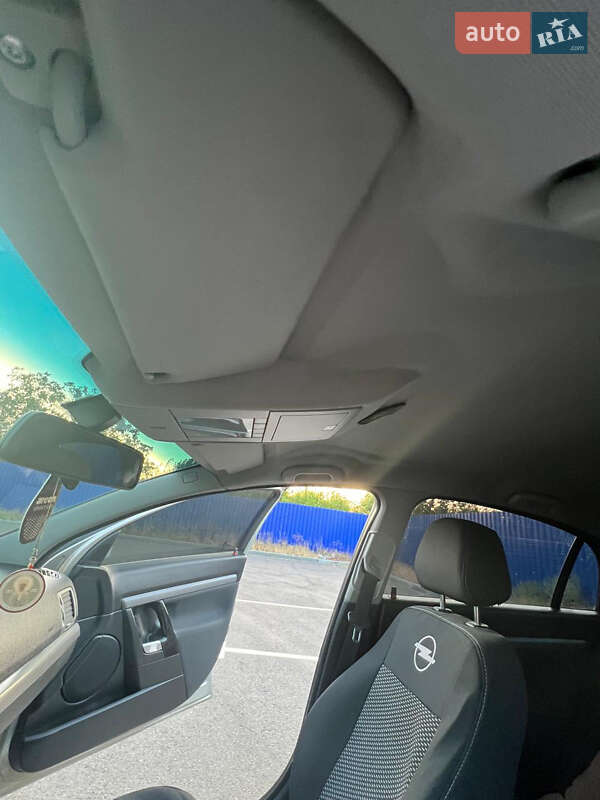 Седан Opel Vectra 2006 в Херсоне