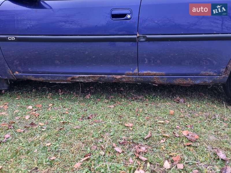 Седан Opel Vectra 1997 в Старом Самборе