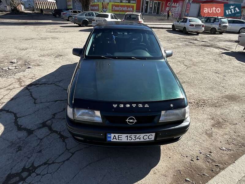 Седан Opel Vectra 1995 в Кривом Роге