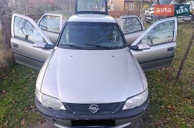 Седан Opel Vectra 1995 в Старом Самборе