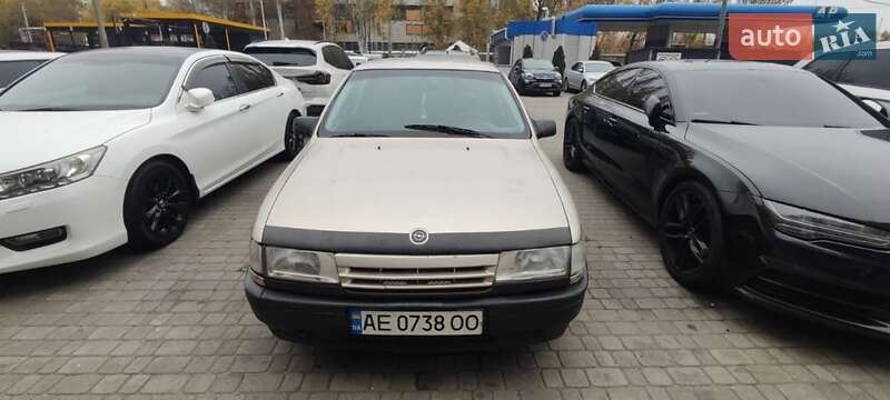 Седан Opel Vectra 1990 в Каменском