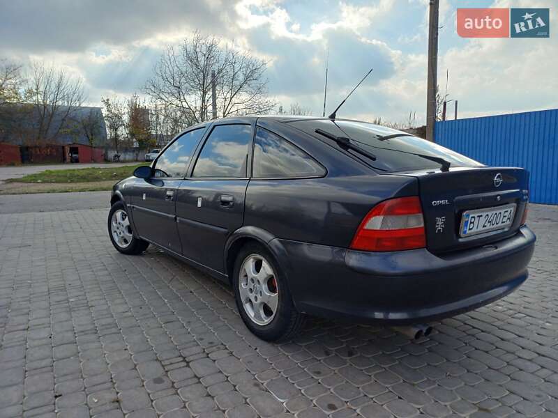 Лифтбек Opel Vectra 1998 в Херсоне