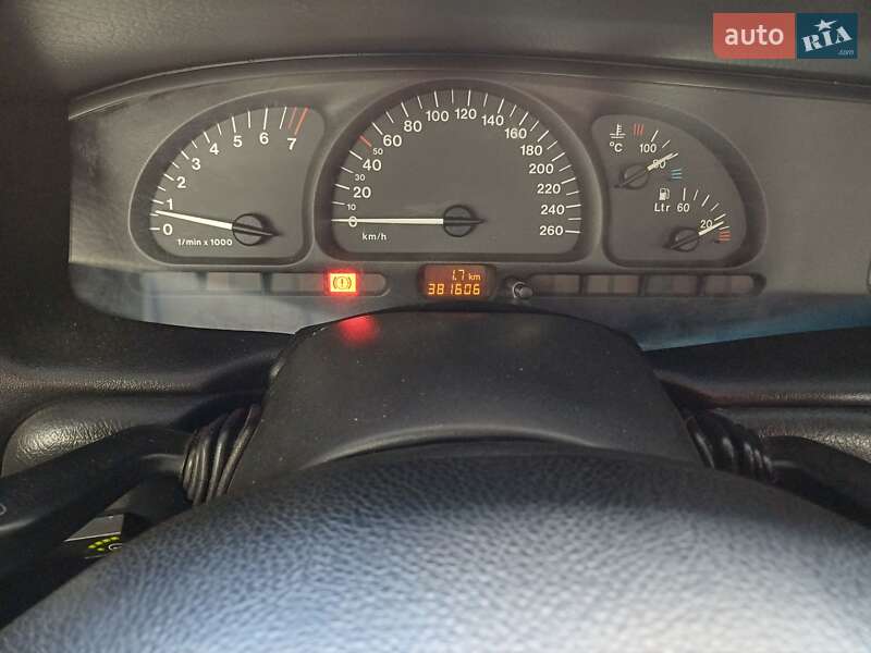 Лифтбек Opel Vectra 1998 в Херсоне