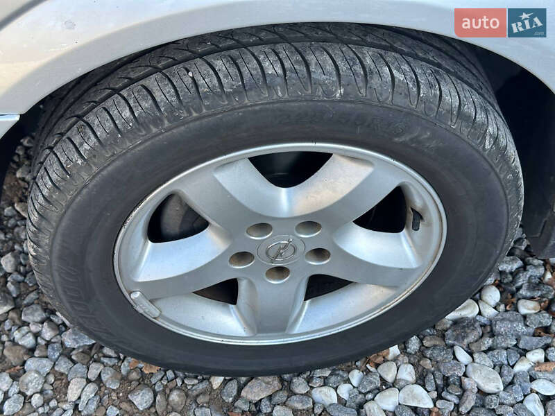 Седан Opel Vectra 2004 в Виннице