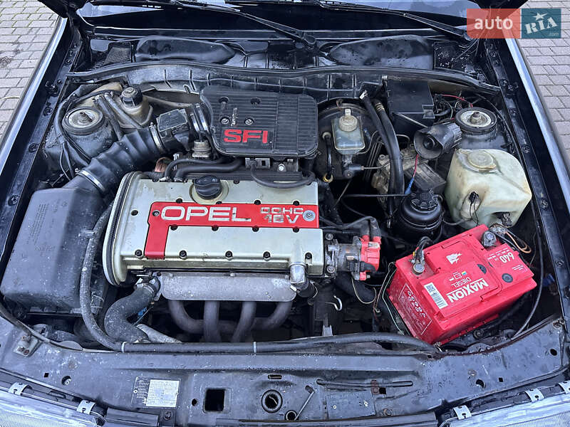 Седан Opel Vectra 1990 в Отынии