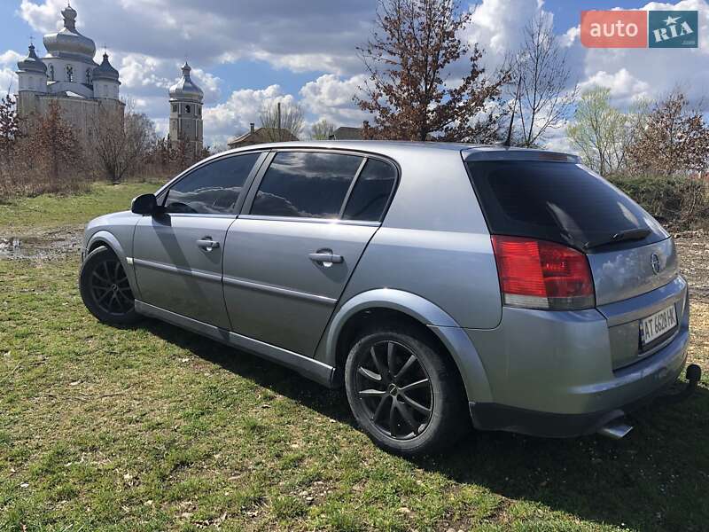 Лифтбек Opel Vectra 2004 в Калуше