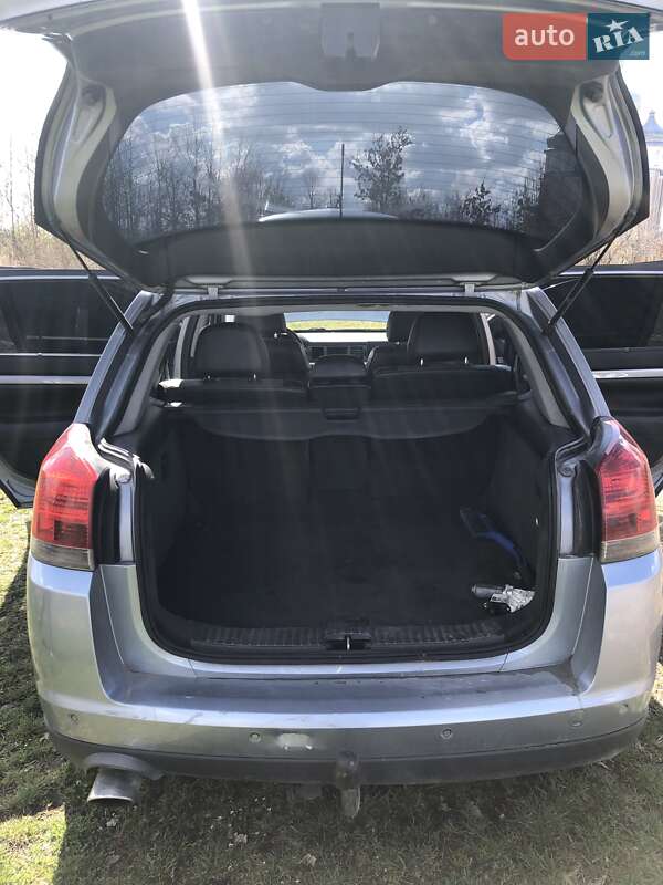 Лифтбек Opel Vectra 2004 в Калуше