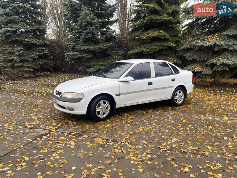 Седан Opel Vectra 1998 в Днепре фото 2 Седан Opel Vectra 1998 в Днепре