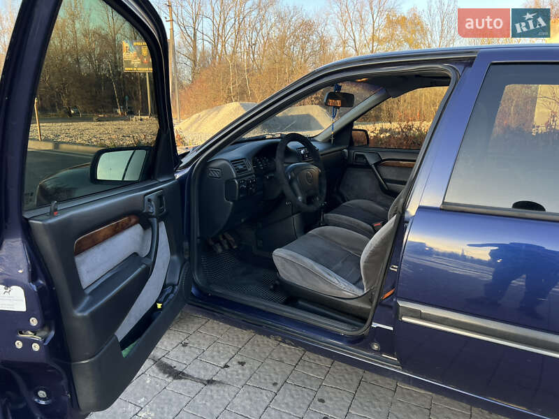 Ліфтбек Opel Vectra 1995 в Івано-Франківську фото 10 Ліфтбек Opel Vectra 1995 в Івано-Франківську