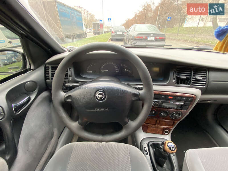 Седан Opel Vectra 2000 в Киеве