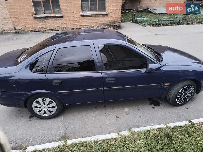 Седан Opel Vectra 1996 в Гайсине