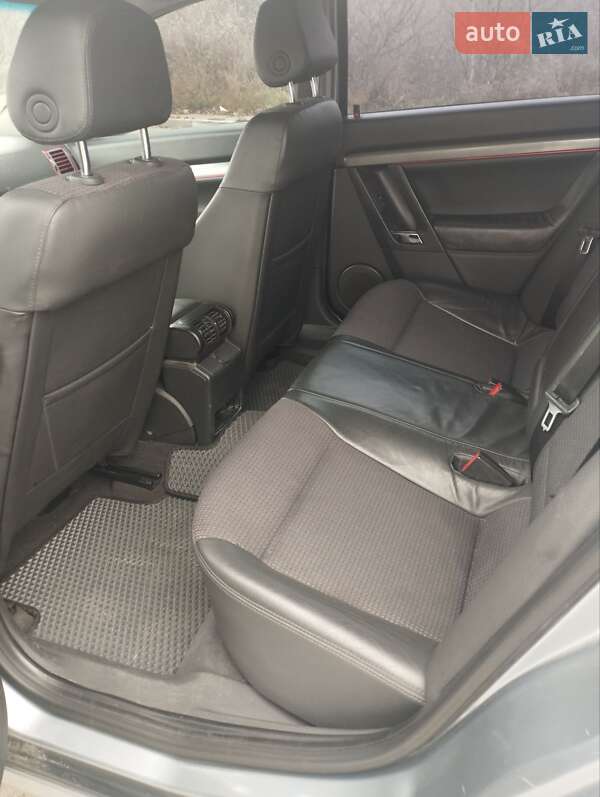 Ліфтбек Opel Vectra 2008 в Коростені