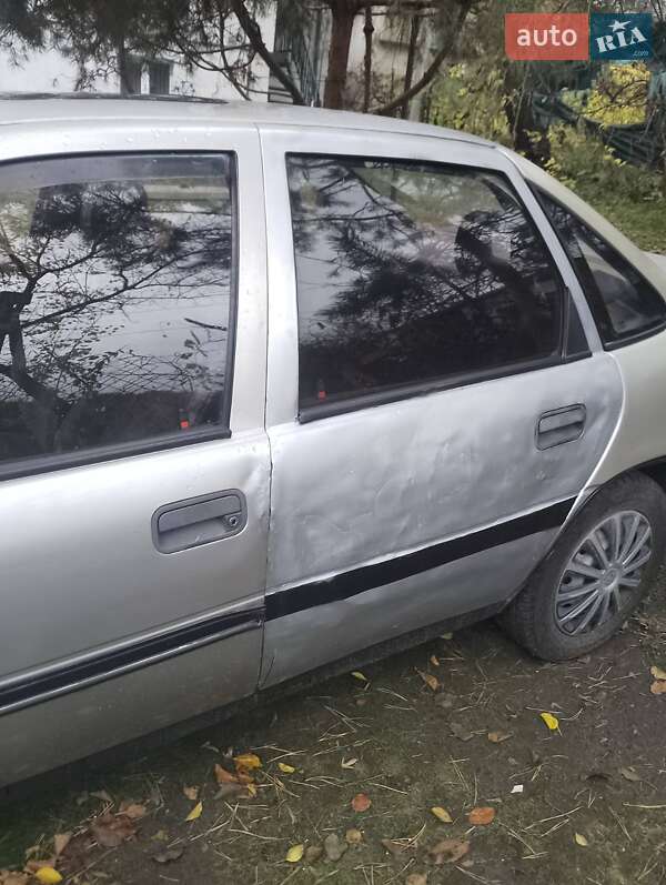 Седан Opel Vectra 1991 в Львові