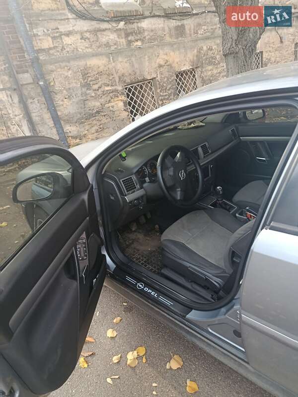 Седан Opel Vectra 2005 в Одесі