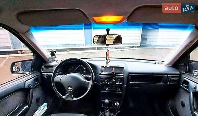 Седан Opel Vectra 1991 в Харькове фото 5 Седан Opel Vectra 1991 в Харькове