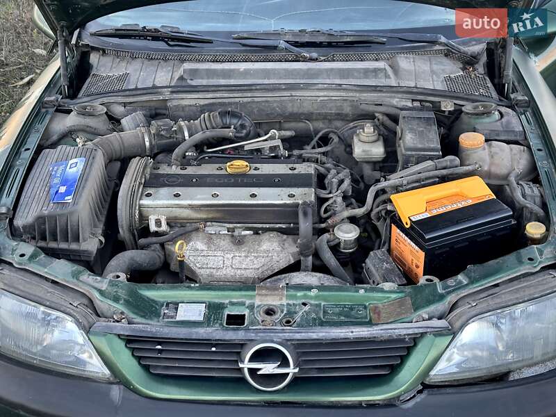 Седан Opel Vectra 1997 в Черкассах