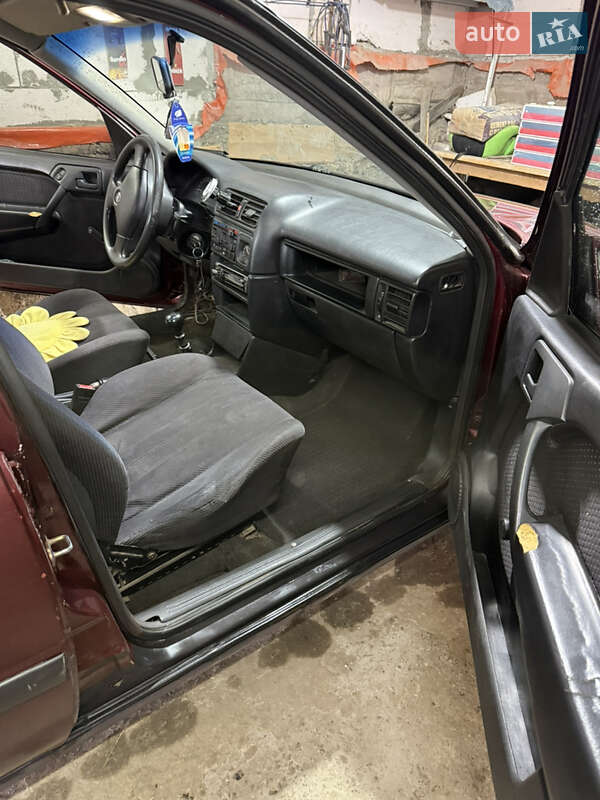 Седан Opel Vectra 1991 в Черном Острове