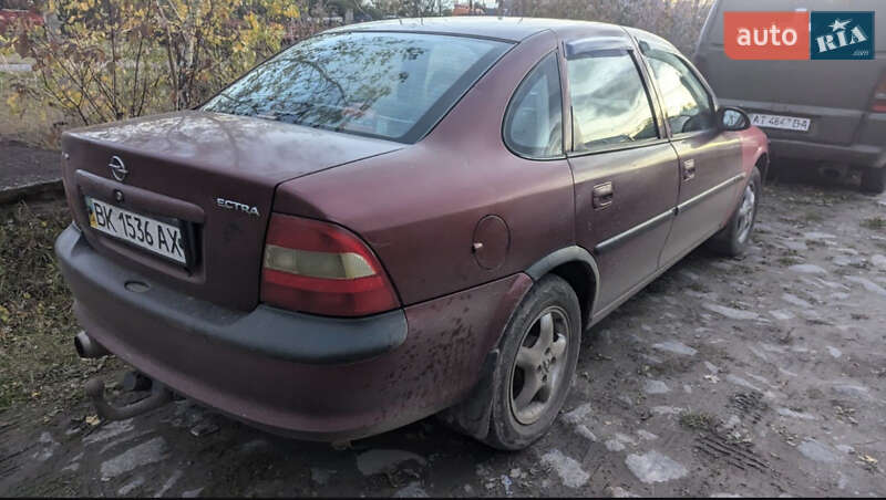 Седан Opel Vectra 1999 в Млинове