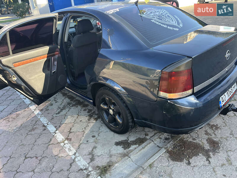 Седан Opel Vectra 2002 в Чернівцях