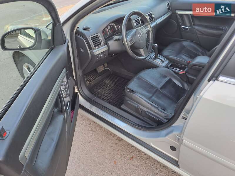 Седан Opel Vectra 2007 в Луцьку