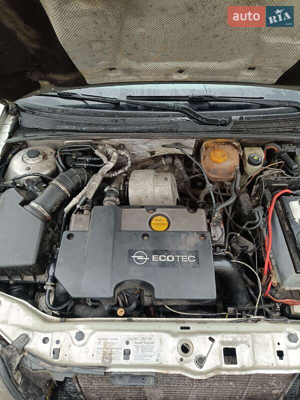 Лифтбек Opel Vectra 2003 в Голобах фото 4 Лифтбек Opel Vectra 2003 в Голобах