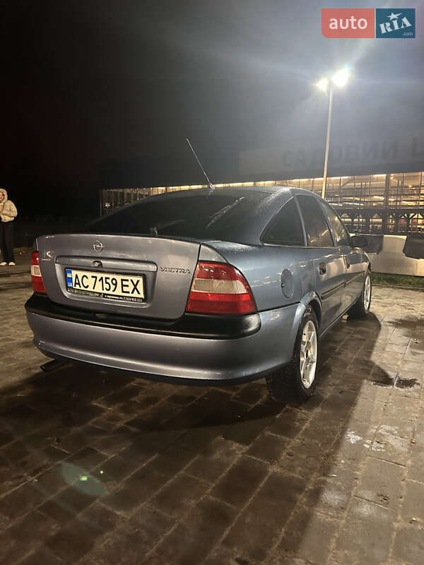 Лифтбек Opel Vectra 1998 в Сумах