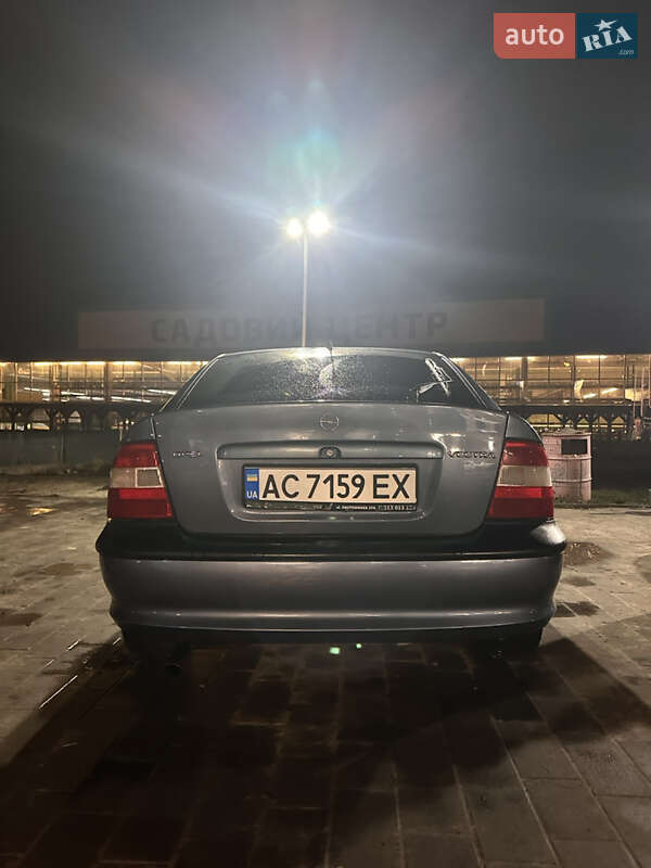 Лифтбек Opel Vectra 1998 в Сумах