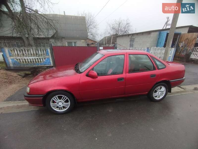 Седан Opel Vectra 1990 в Черняхове фото 10 Седан Opel Vectra 1990 в Черняхове