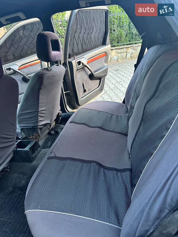 Седан Opel Vectra 1989 в Надворной