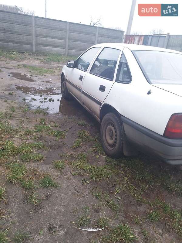 Седан Opel Vectra 1990 в Сумах
