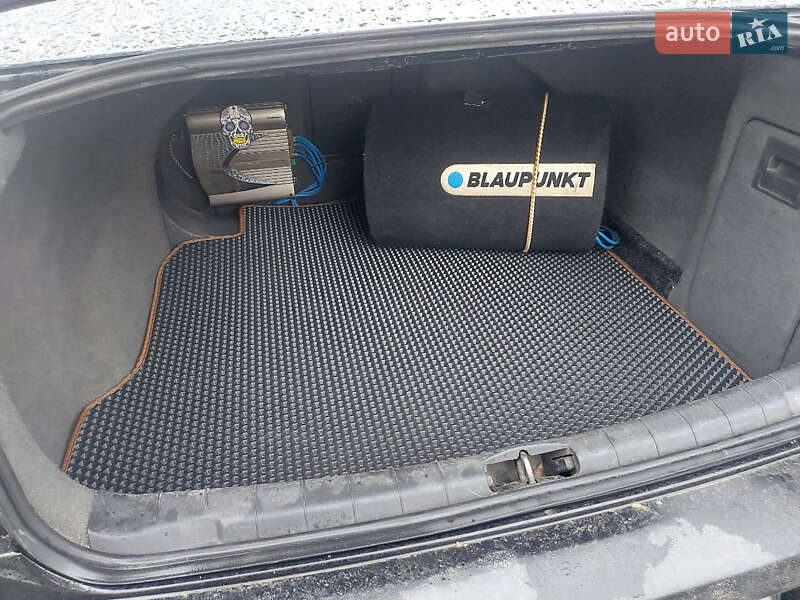 Седан Opel Vectra 2003 в Івано-Франківську