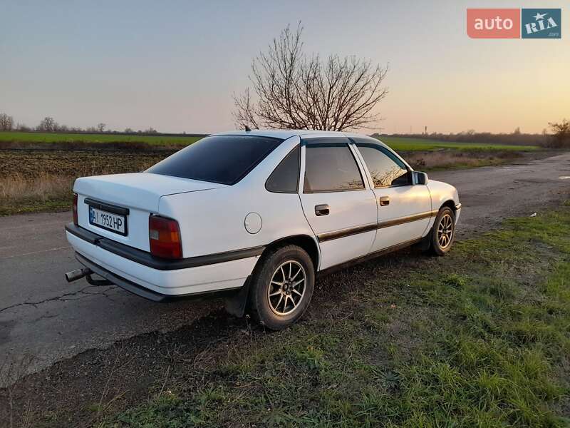 Седан Opel Vectra 1992 в Арбузинке
