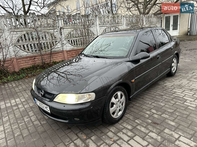Седан Opel Vectra 2001 в Івано-Франківську