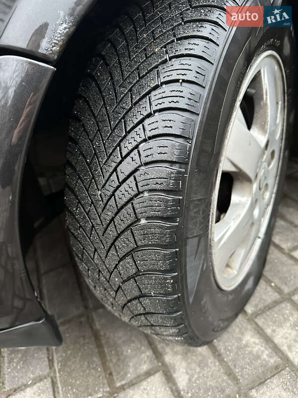 Седан Opel Vectra 2001 в Івано-Франківську