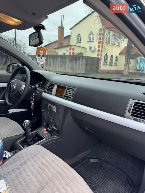 Седан Opel Vectra 2004 в Вінниці